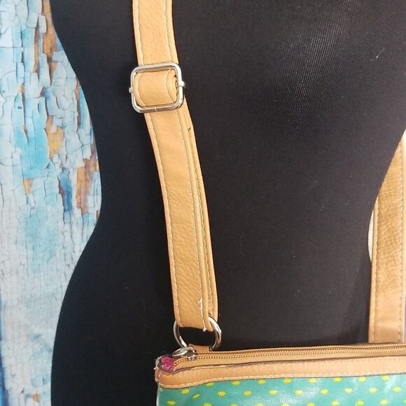 LILY Bloom Cupcake Crossbody Purse - Picture 5 of 10